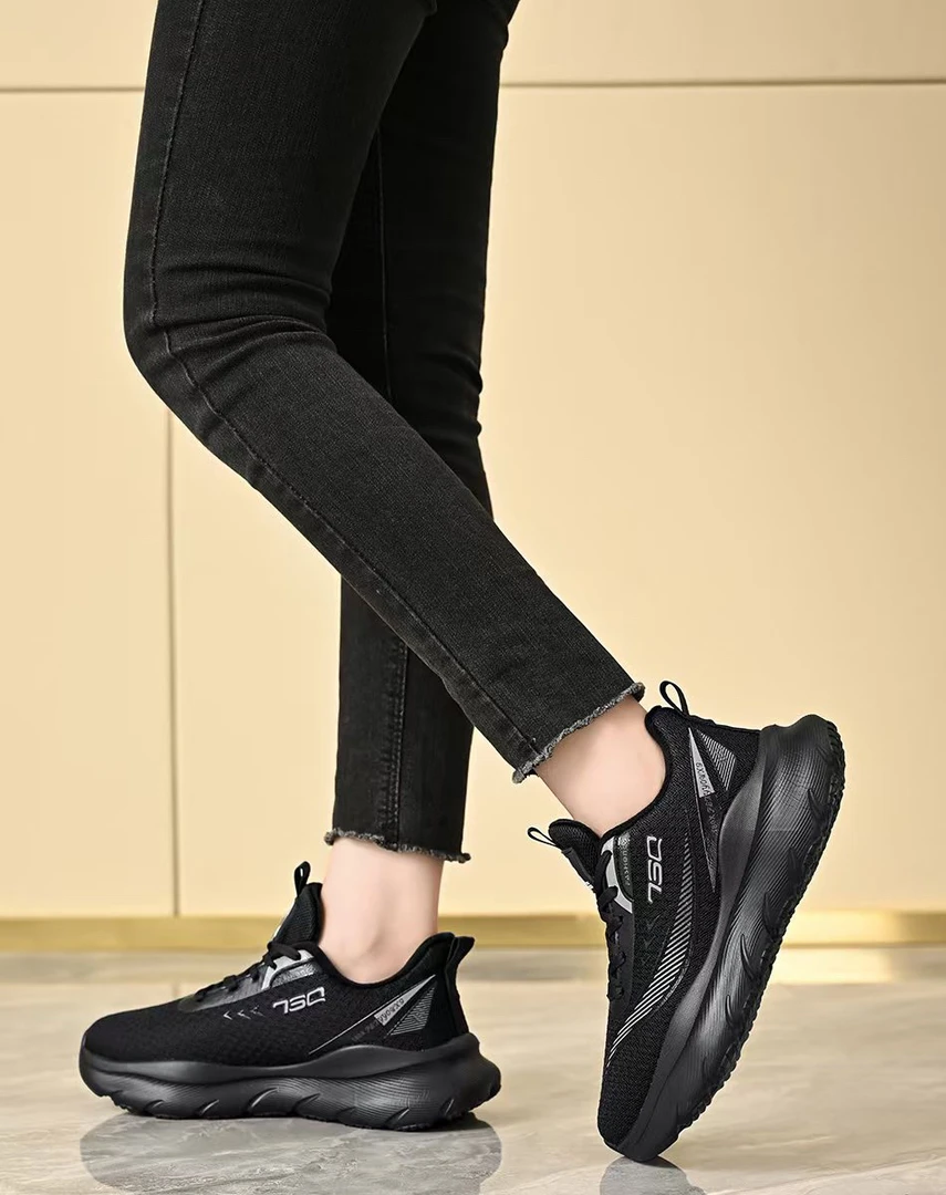 PLAYYOUNG推荐男女款情侣款加棉跑步鞋1