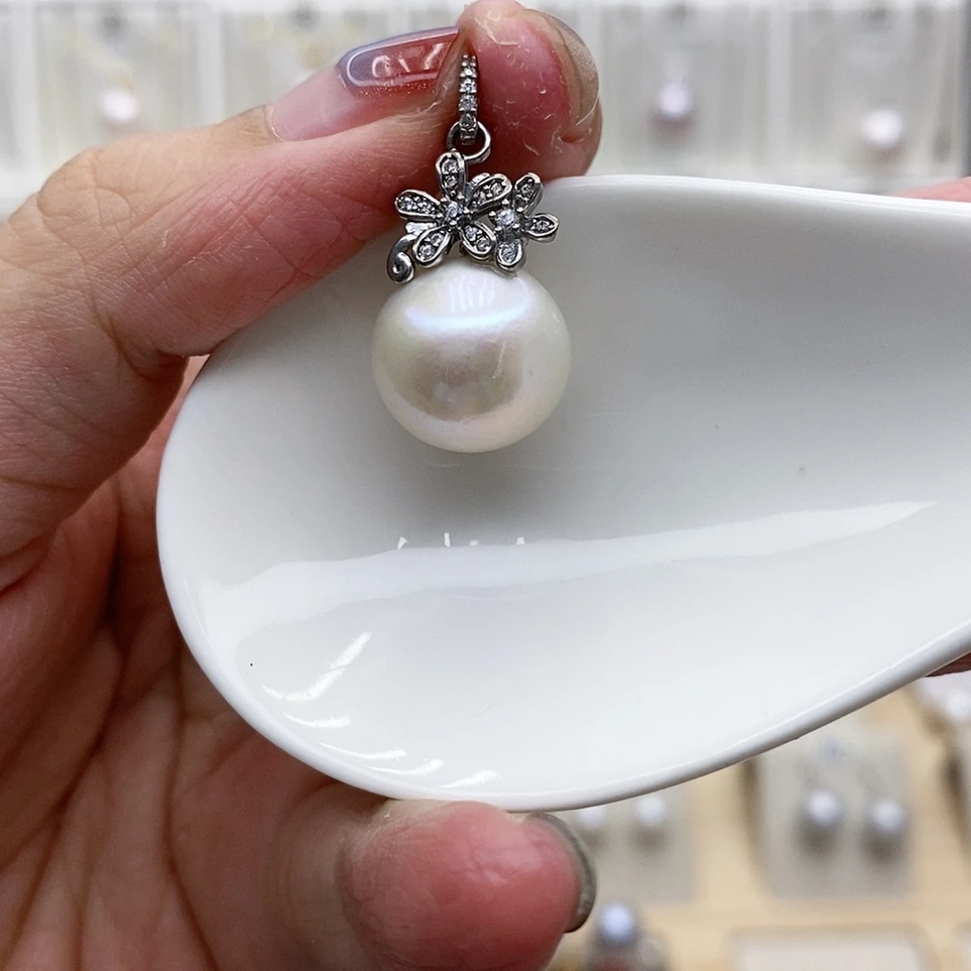 淡水珍珠颈饰合金