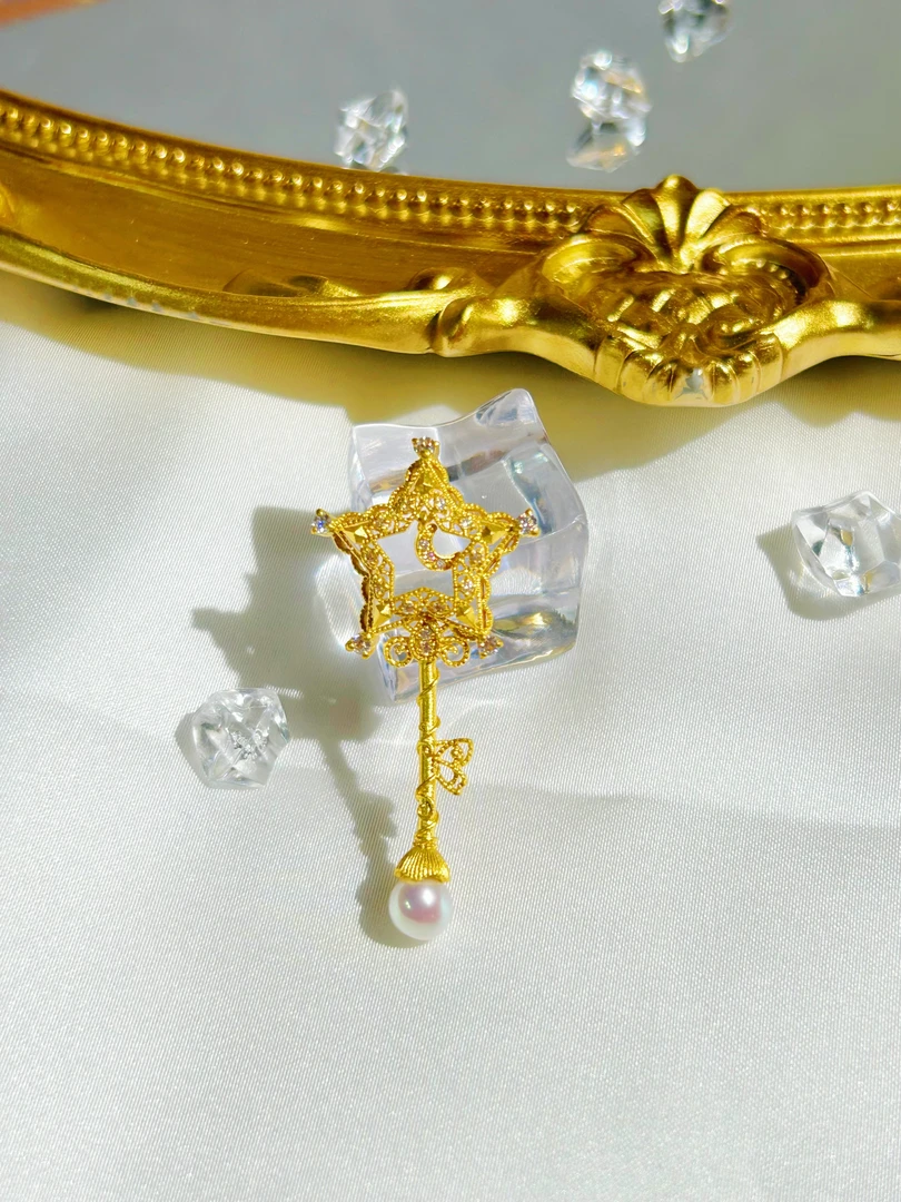足金999 星月钥匙吊坠 黄金镶嵌莫桑 5G工艺
