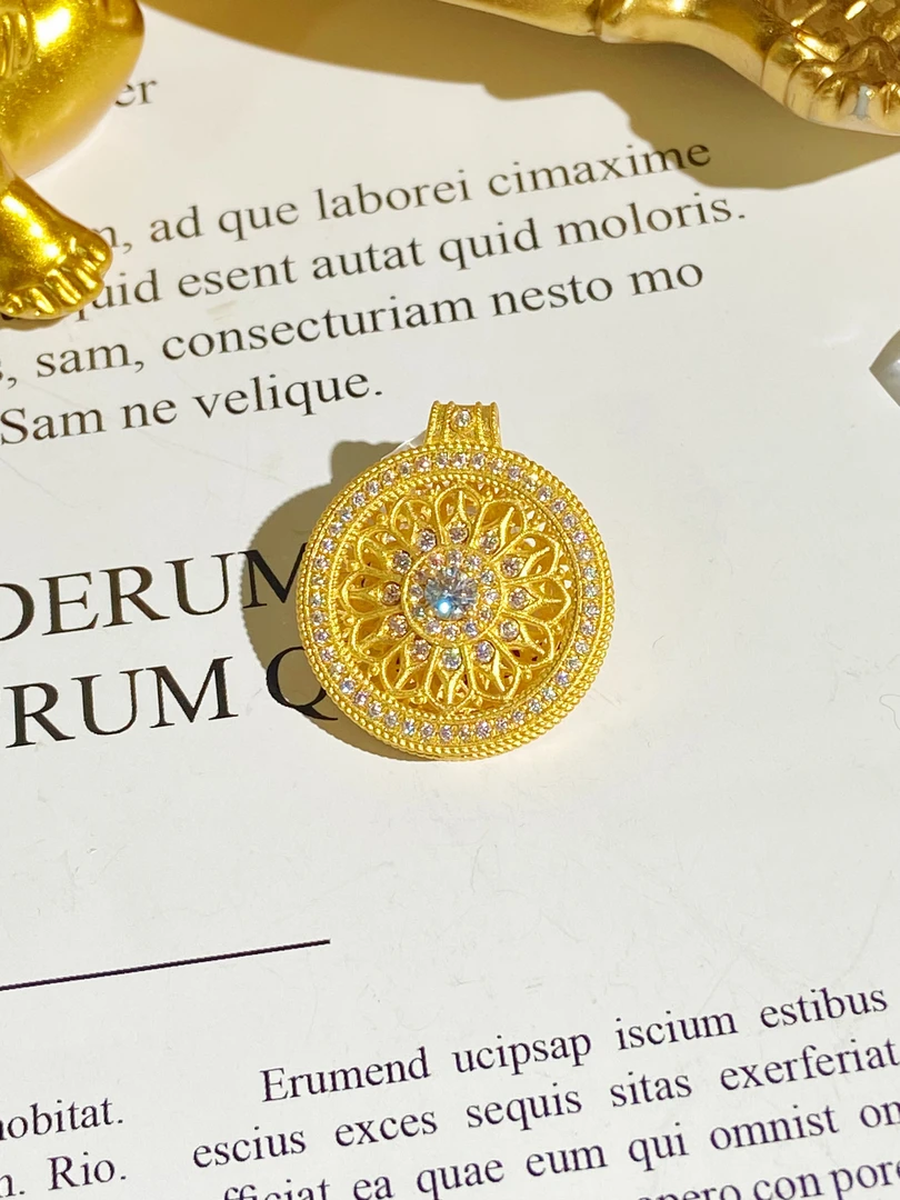足金999  玫瑰花窗吊坠 黄金镶嵌莫桑  5G工艺