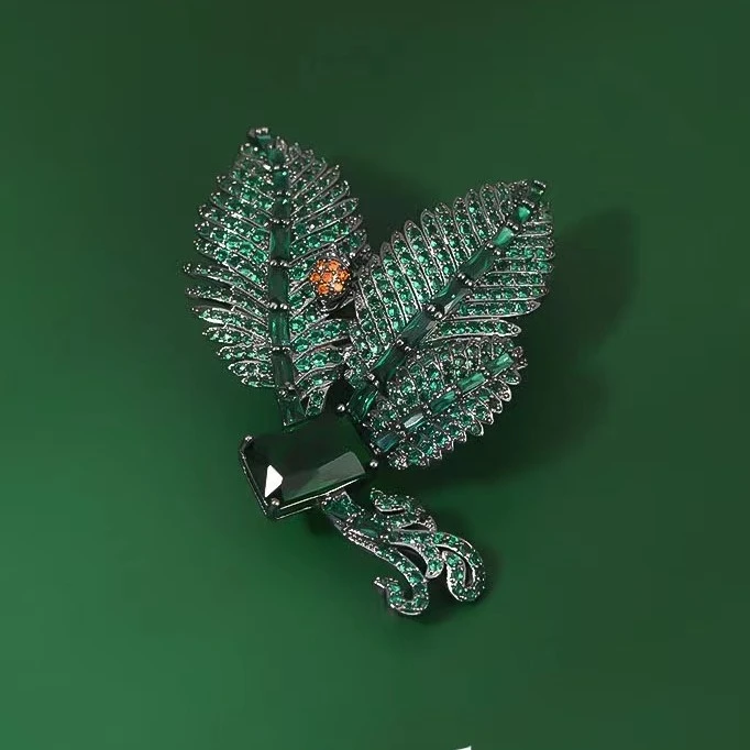 铜合金合成锆石胸针 绿野仙踪叶子胸针轻奢百搭西装胸花精致配饰