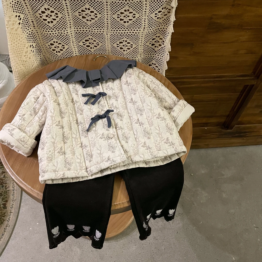 鱼子酱品牌童装儿童女童Q23176WT森系甜美刺绣碎花荷叶领小棉衣