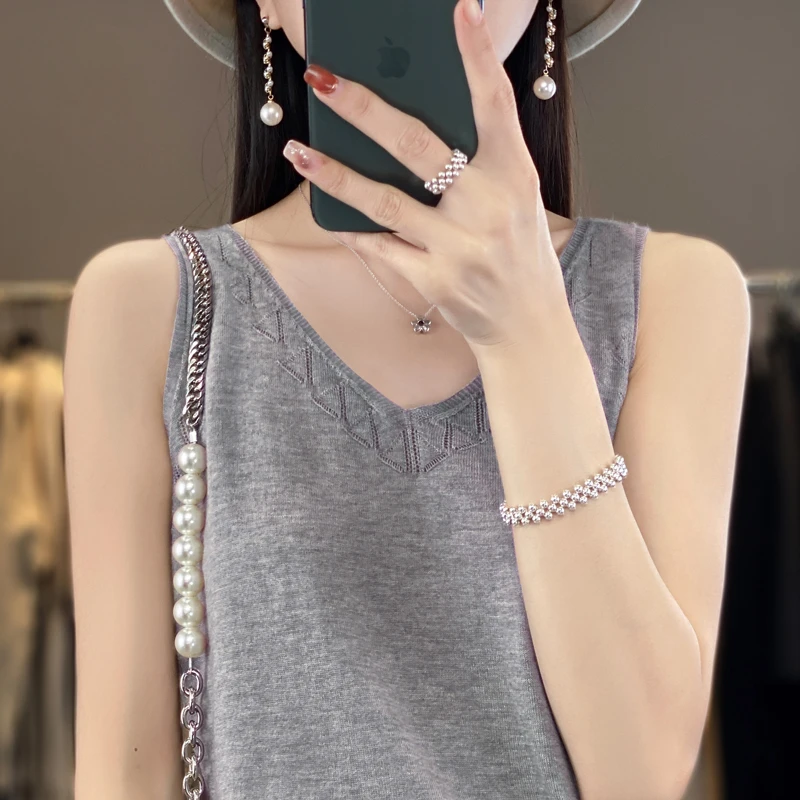 一线成衣女士精纺羊毛薄款针织衫V领背心薄款纯色宽松舒适大码