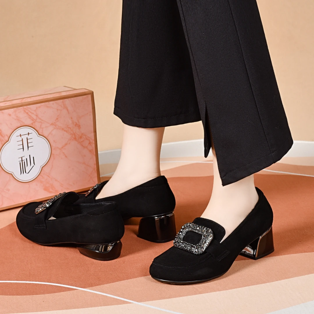 水钻方扣羊皮软皮单鞋女2025早春时尚气质磨砂时装豆豆鞋女士