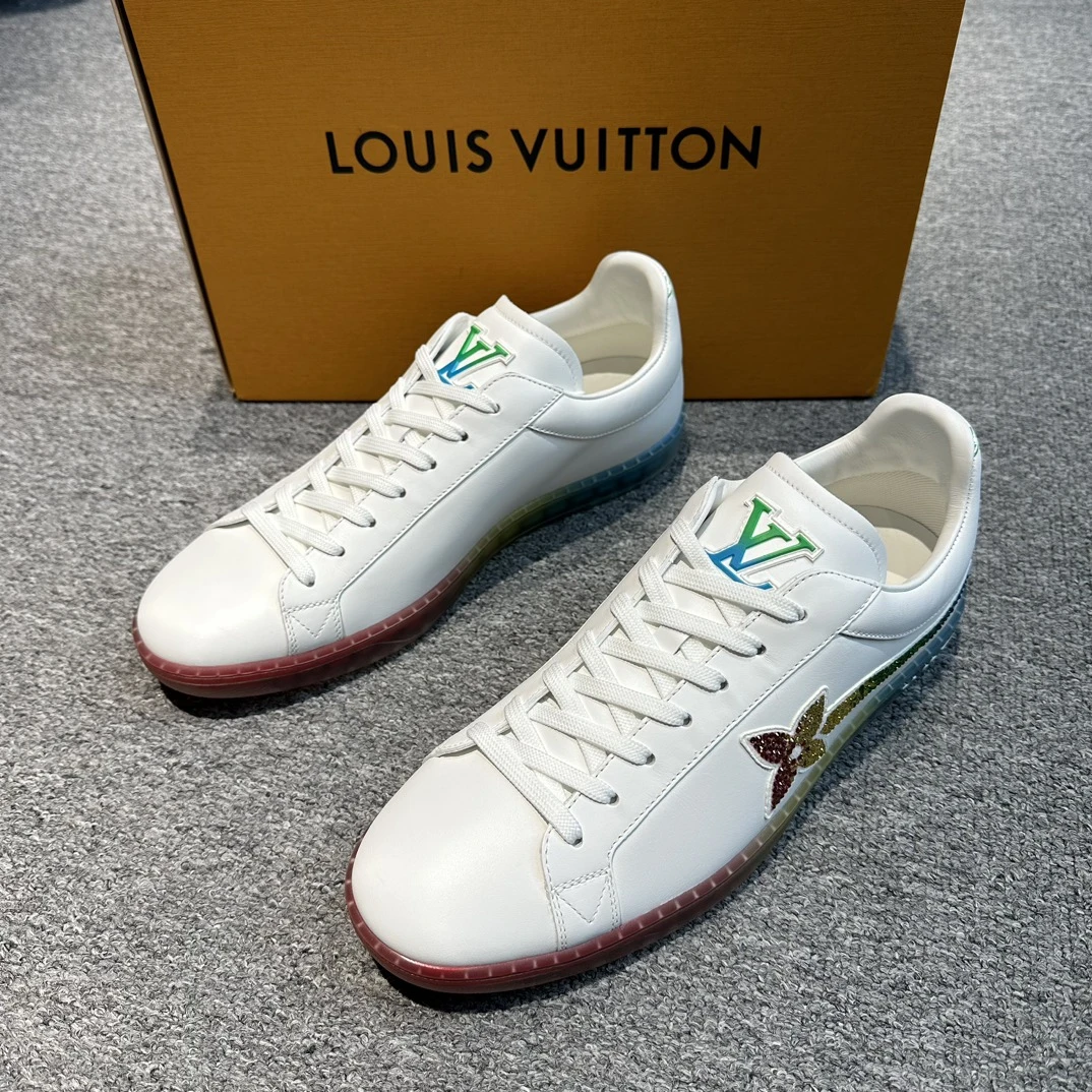 全新未使用 LouisVuitton/路易威登 LV 男士带钻老花白色休闲板鞋