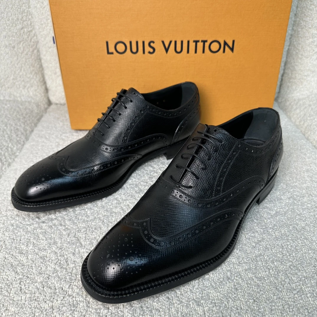 全新未使用 LouisVuitton/路易威登 lv 巴洛克风格黑色系带正装鞋