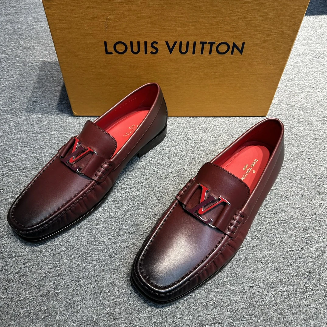 全新未使用 LouisVuitton/路易威登 酒红色大logo莫卡辛男鞋 休闲
