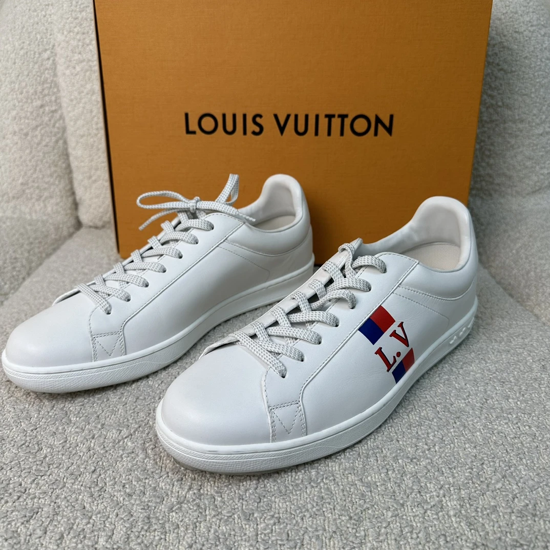 全新未使用 LouisVuitton/路易威登 白色牛皮带LV logo休闲系板鞋