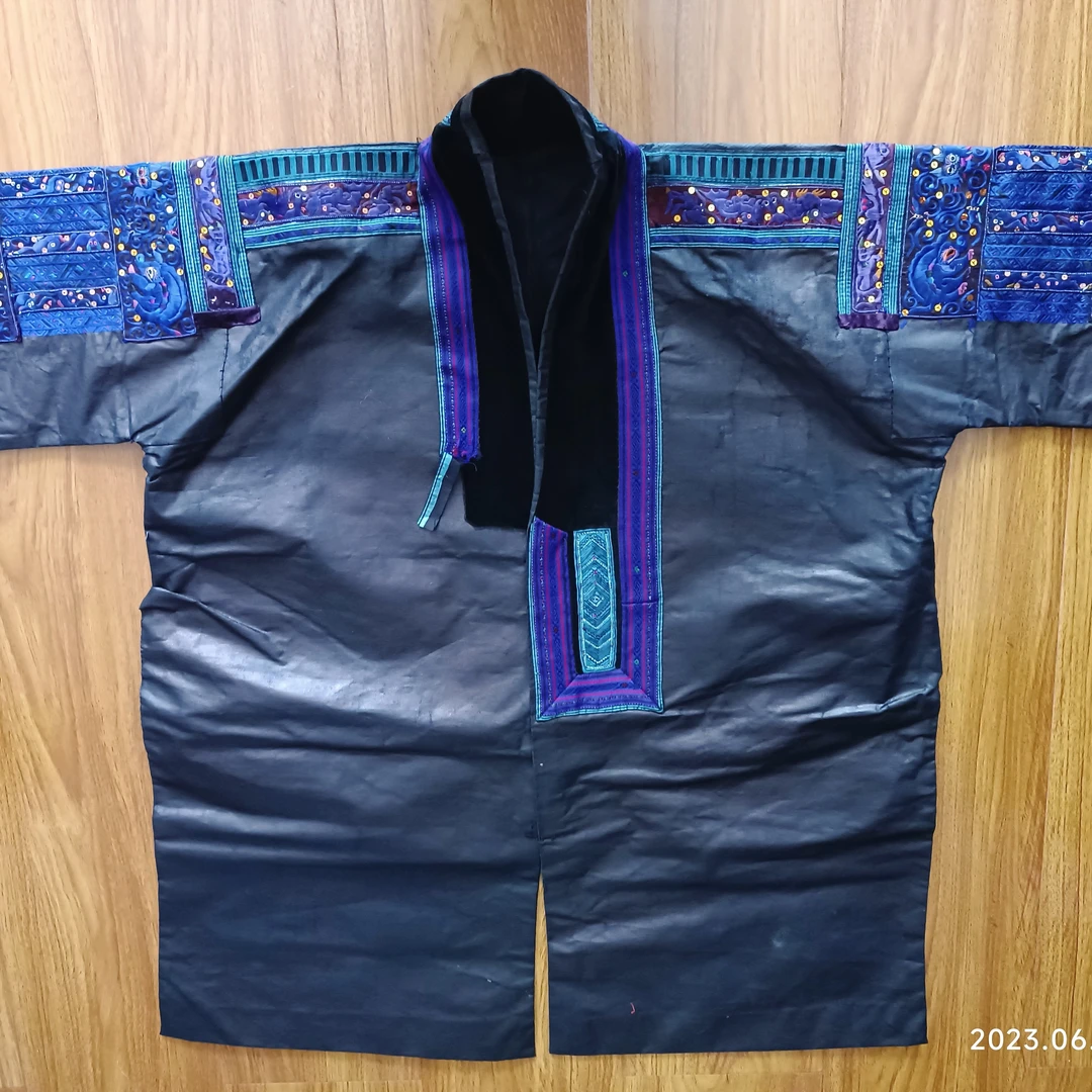 施洞手工数沙破线刺绣衣