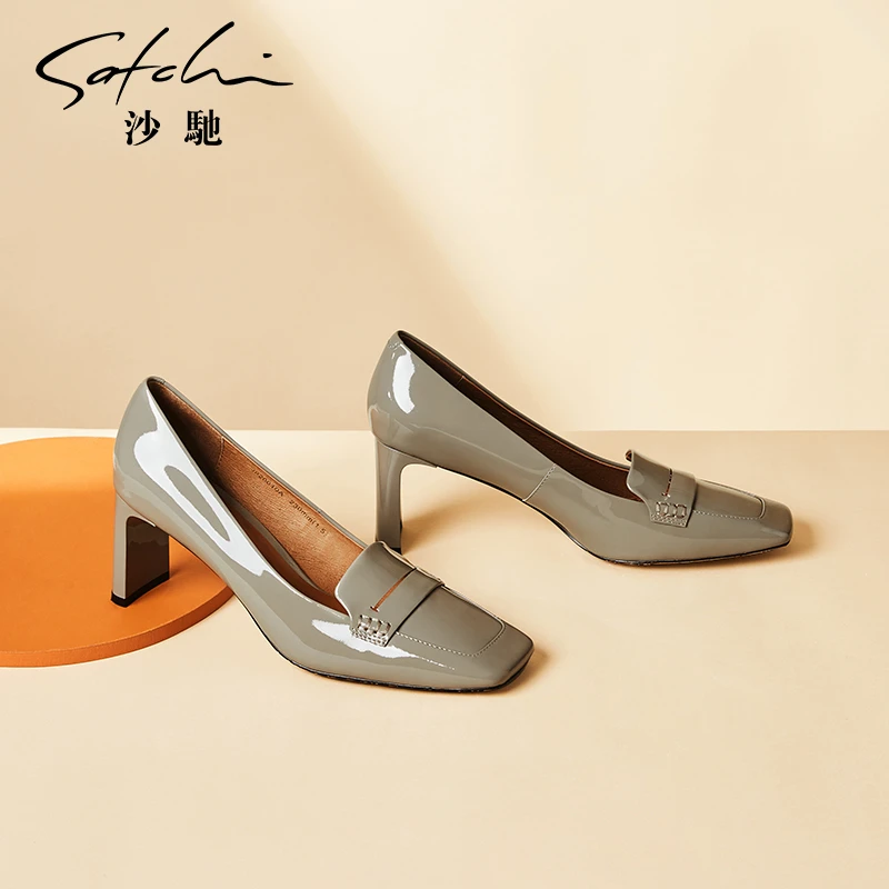沙驰女鞋春季新款时尚复古漆皮通勤单鞋女方跟气质高跟鞋