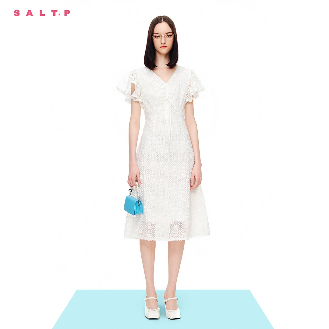 SALT.P可颜v领浪漫荷叶袖收腰镂空蕾丝连衣裙夏款