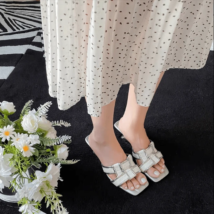 方头气质凉拖鞋女2024夏季新款配裙子露趾高级感高跟鞋