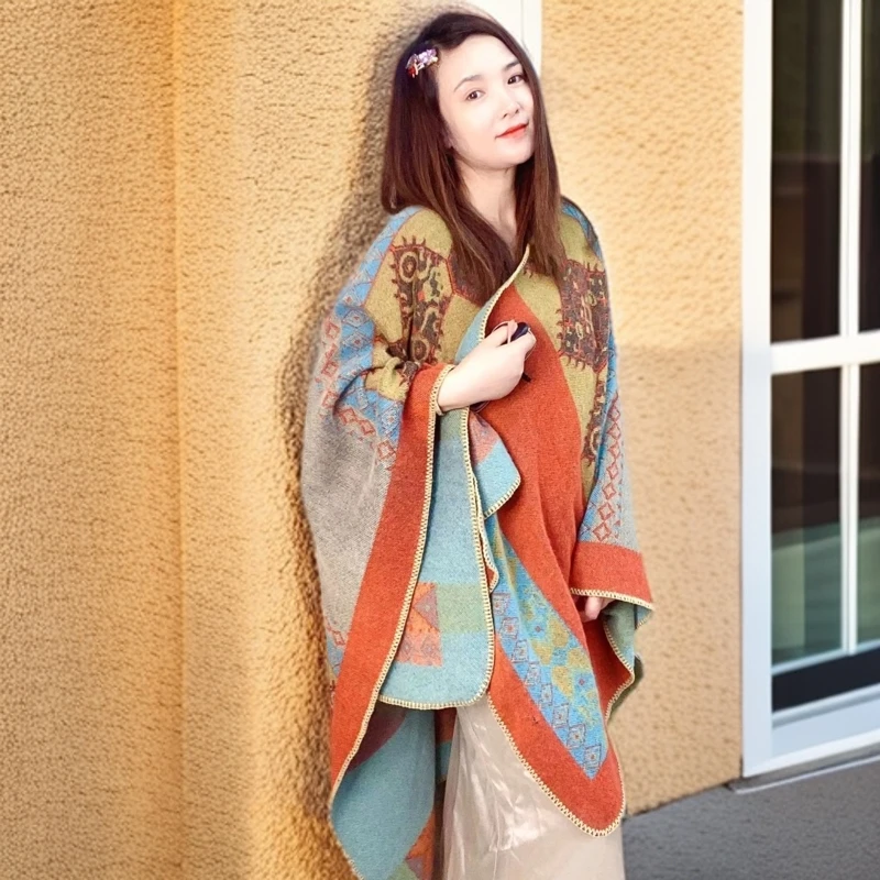 春秋民族风披肩旅游保暖西藏云南仿羊绒披风超大斗篷围巾女复古