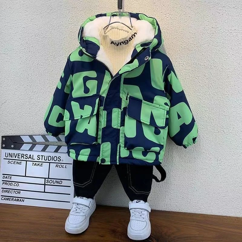 2【外贸爆款】男童外套秋冬装新款洋气儿童加绒加厚保暖冲锋派克服