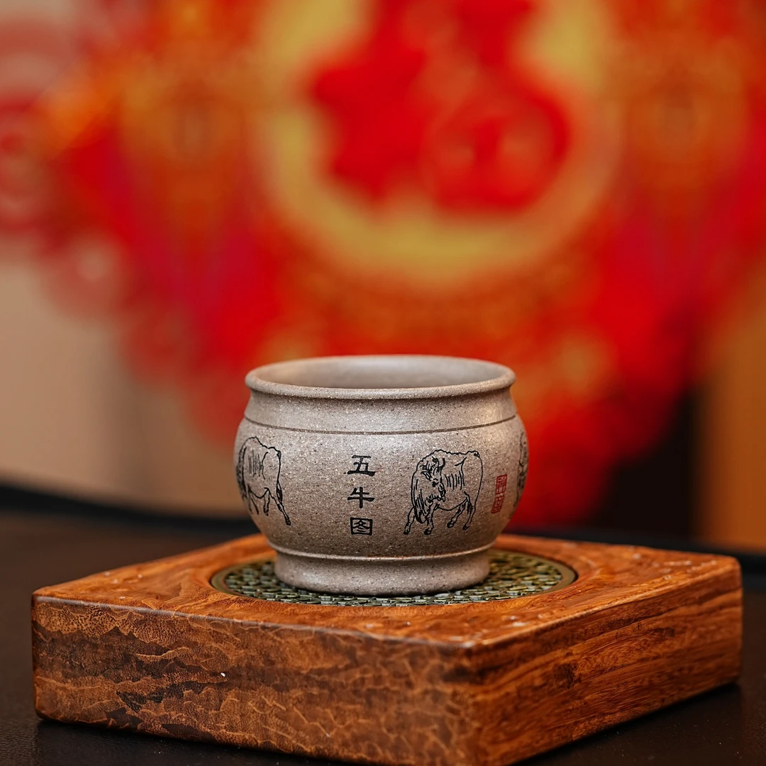 宜兴原矿紫砂主人杯白玉段泥手工刻绘五牛品茗杯大容量茶杯茶具