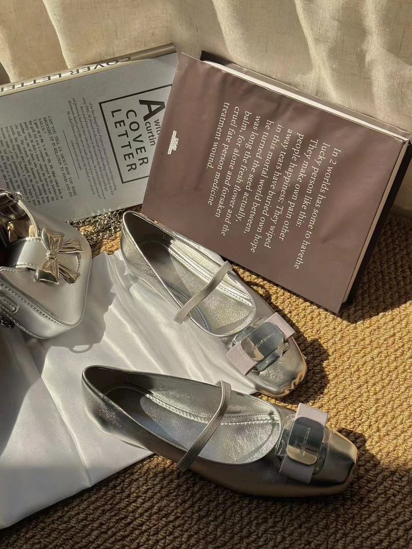 方头蝴蝶结女鞋猪鼻子玛丽珍单鞋一字带平底银色芭蕾鞋软底百搭