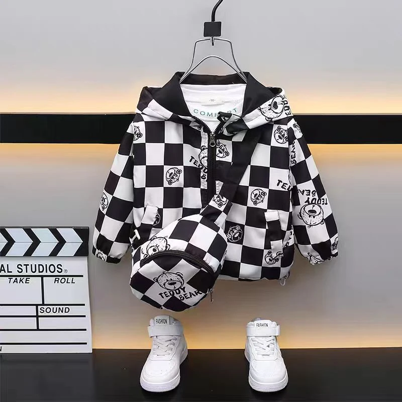 方块小熊带宝宝三色冲锋衣外套