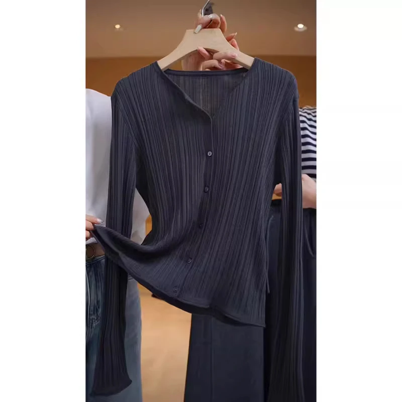 秋季女装2025新款时尚气质针织单排扣半开领设计休闲百搭长袖上衣