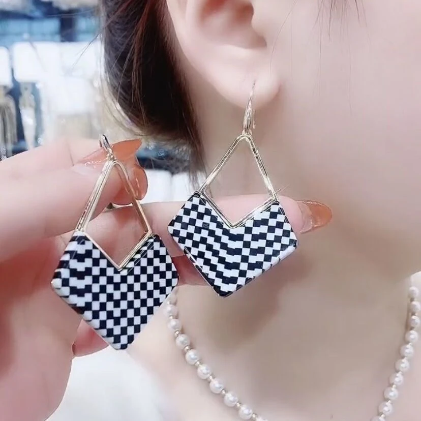铜合金耳饰 简约菱形设计感气质几何耳环