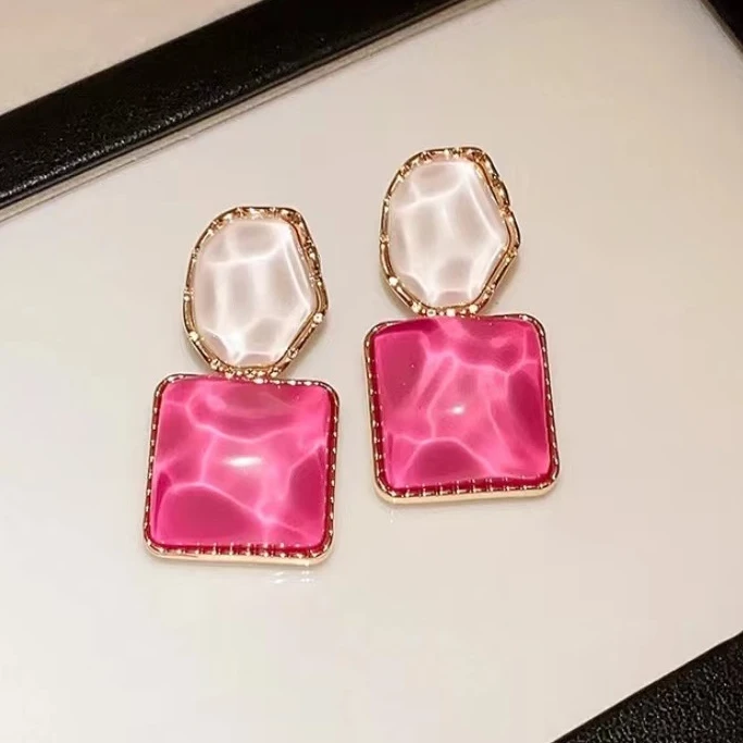 铜合金耳饰 法式方圆水漾波纹甜美轻奢耳饰