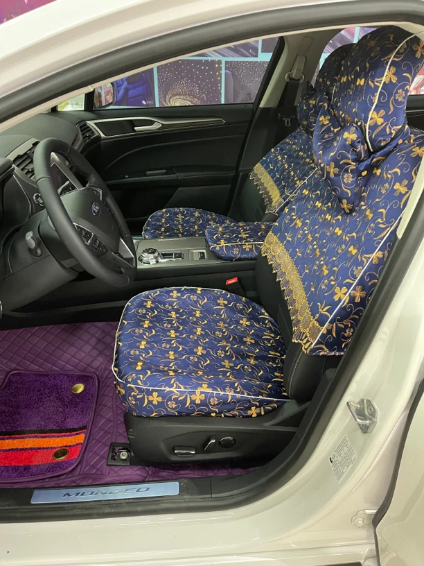 贡缎材质半截套五座车