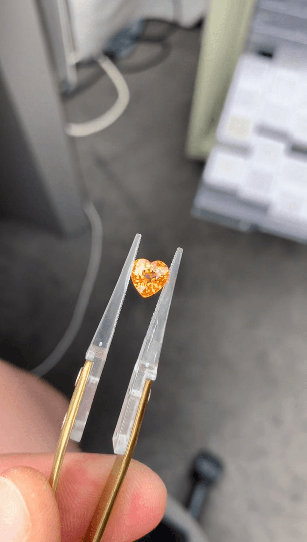 【闪购商品】石榴石裸石未镶嵌2.1ct芬达
