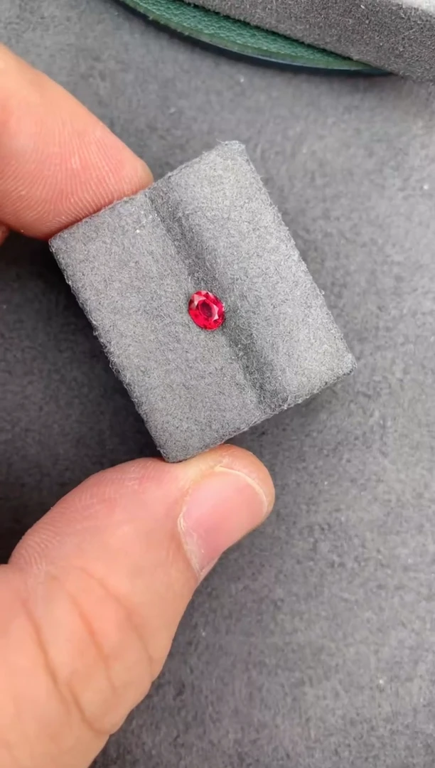 【闪购商品】红宝石裸石未镶嵌30分鸽血红