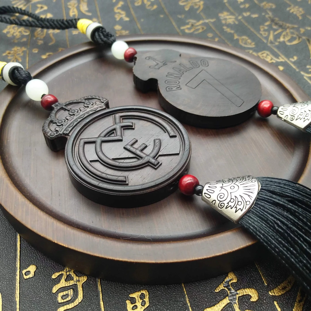 西甲皇马木雕小学钥匙扣挂书包c罗纪念品球迷用品送男友支持定制