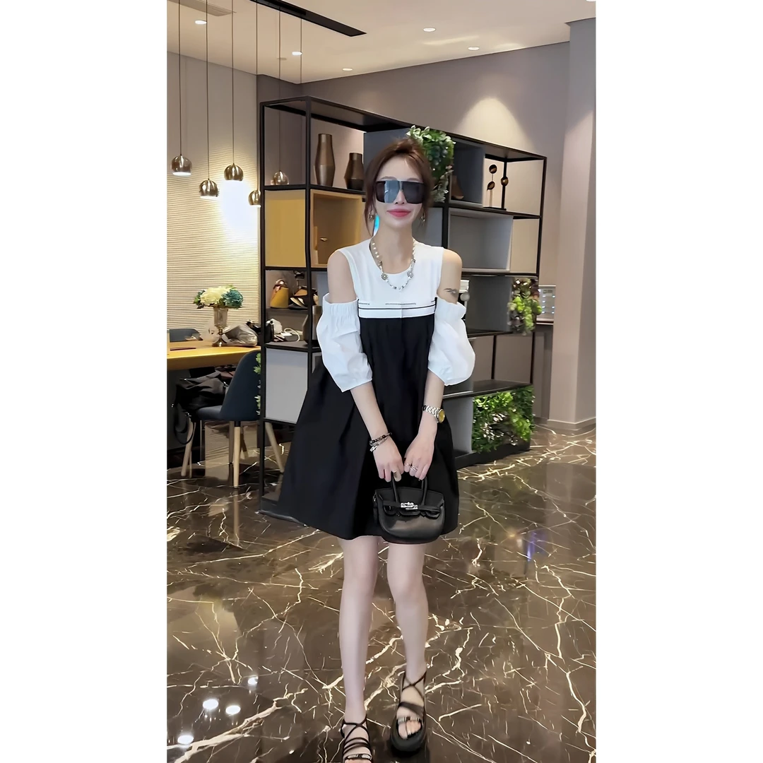 双侧露肩拼色小黑裙气质时尚夏季法式减龄拼接设计感小个子洋气