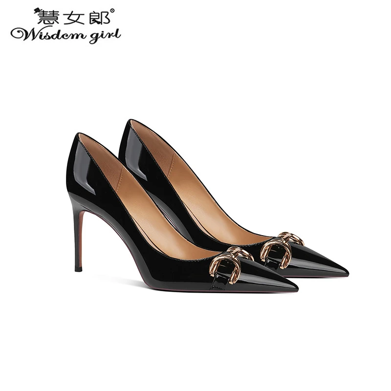 2025年新款细跟尖头通勤黑色漆皮高跟鞋女金属扣大小码女鞋不累脚