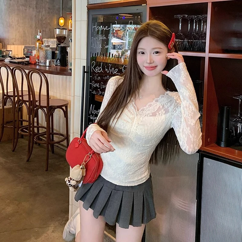 纯欲蕾丝花边v领长袖T恤女秋冬甜辣妹内搭打底衫独特绝美短款上衣