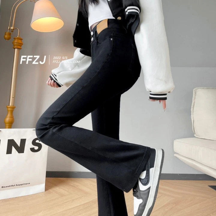 300斤特大码牛仔裤女高腰显瘦甜美黑色秋季新款休闲微喇叭裤子女