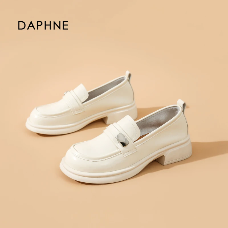 达芙妮女鞋春季新款圆头乐福鞋时尚百搭黑色小皮鞋软底英伦风单鞋