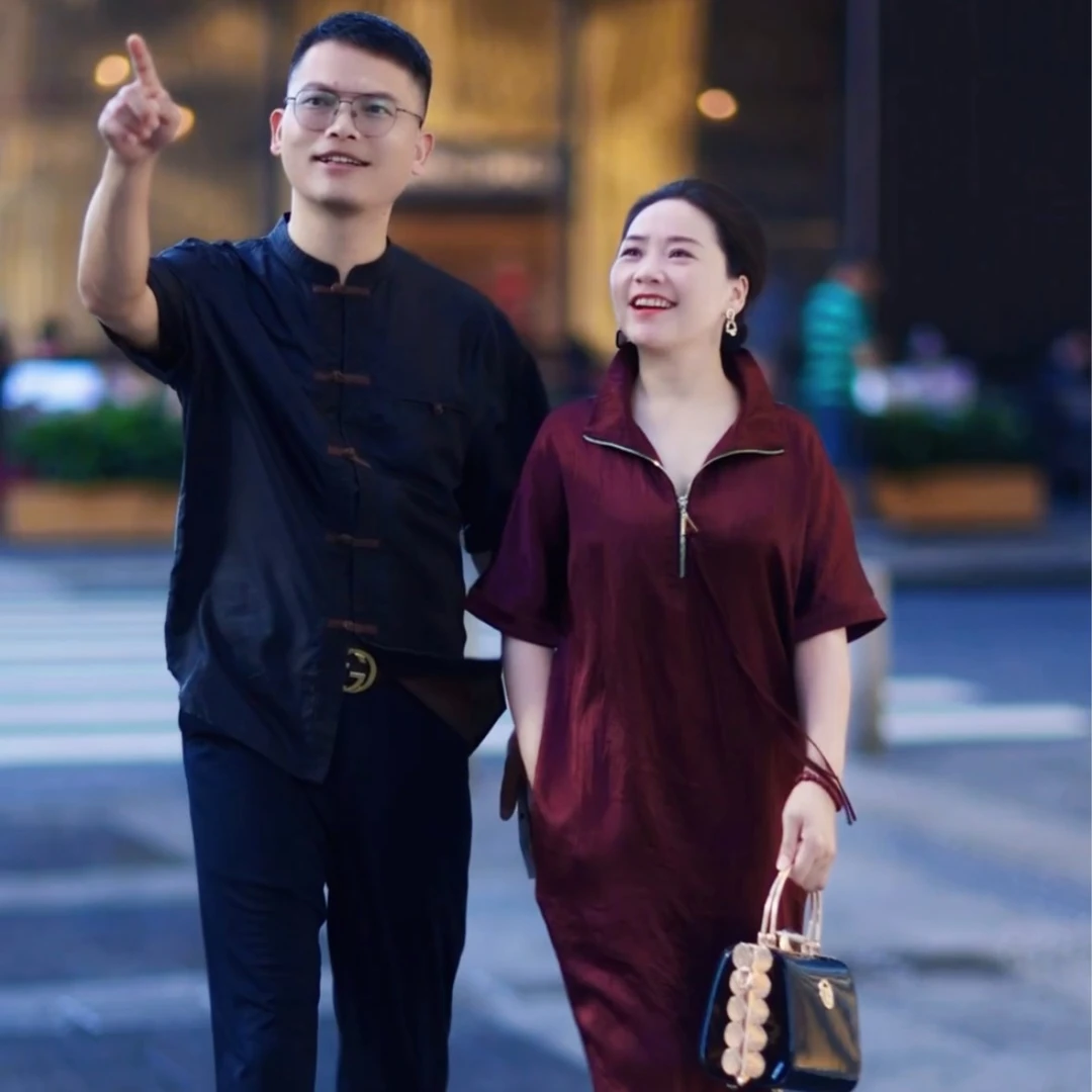 美爱《气质大咖》中式风醋酸皱宽松版立领拉链短袖气质中国风连衣裙