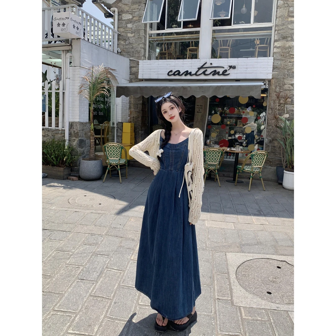 大码温柔纸片人复古港风牛仔连衣裙女夏高腰长款吊带裙+开衫时尚