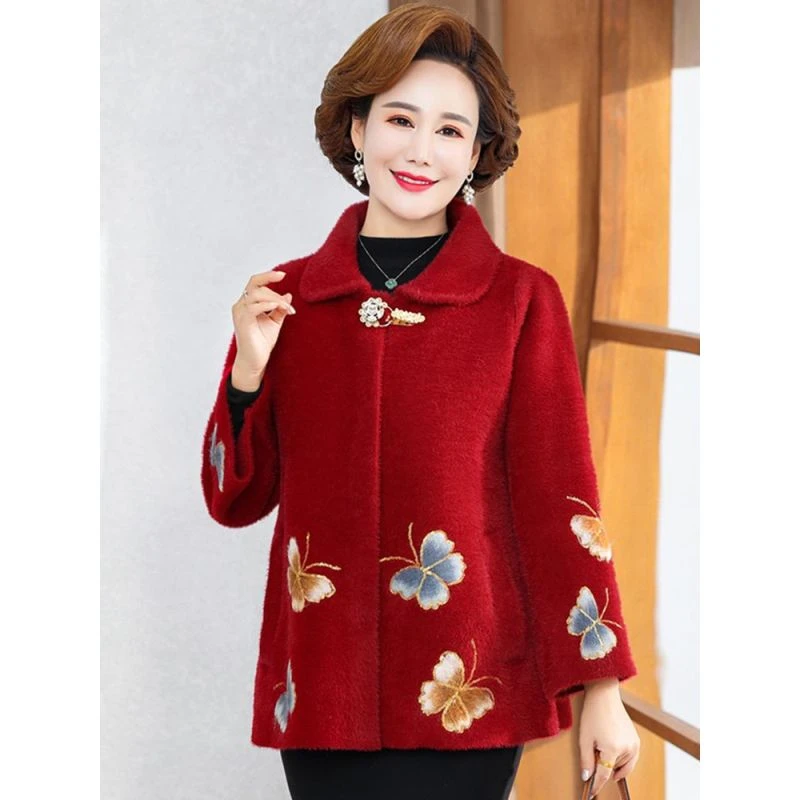 本命年妈妈秋冬洋气红色水貂绒翻领外套中老年奶奶高贵绣花夹克衫