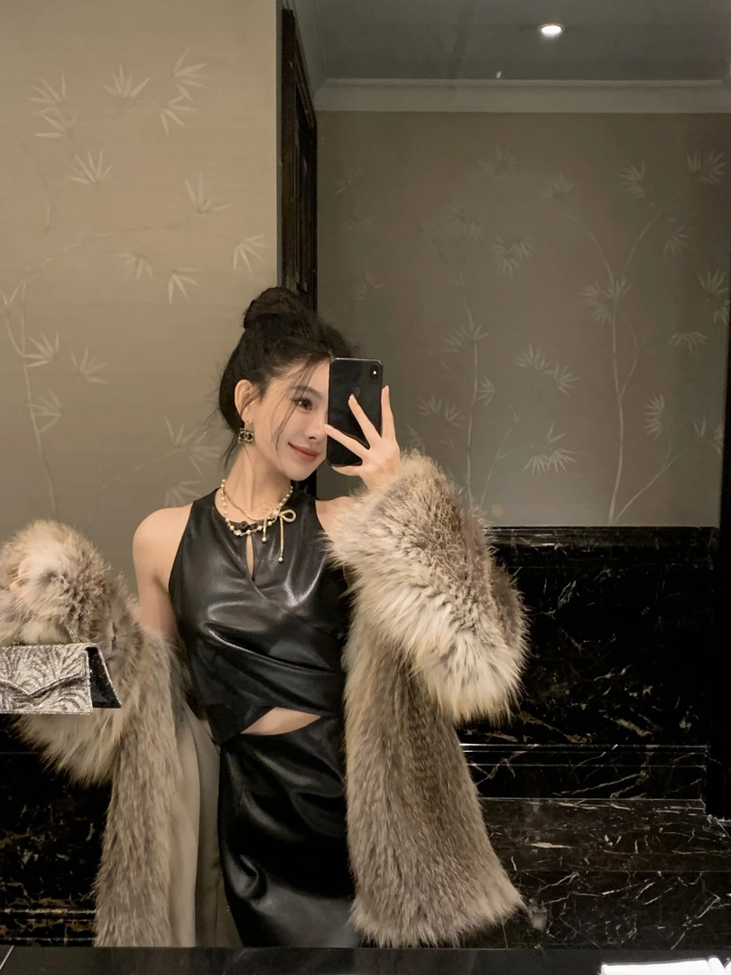 美貌高光 纯欲辣妹气质性感镂空褶皱无袖收腰包臀短裙PU皮连衣裙