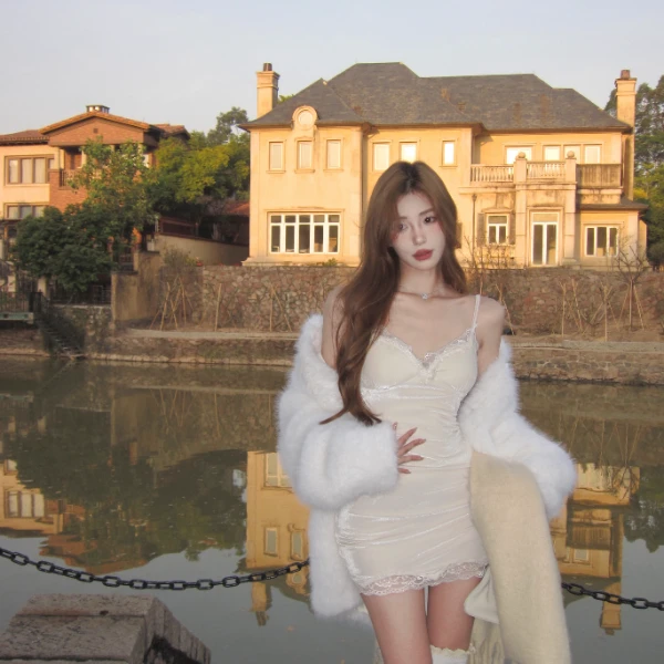 九亿～纯欲性感蕾丝吊带内搭连衣裙包臀短裙+气质温柔仿貂毛外套