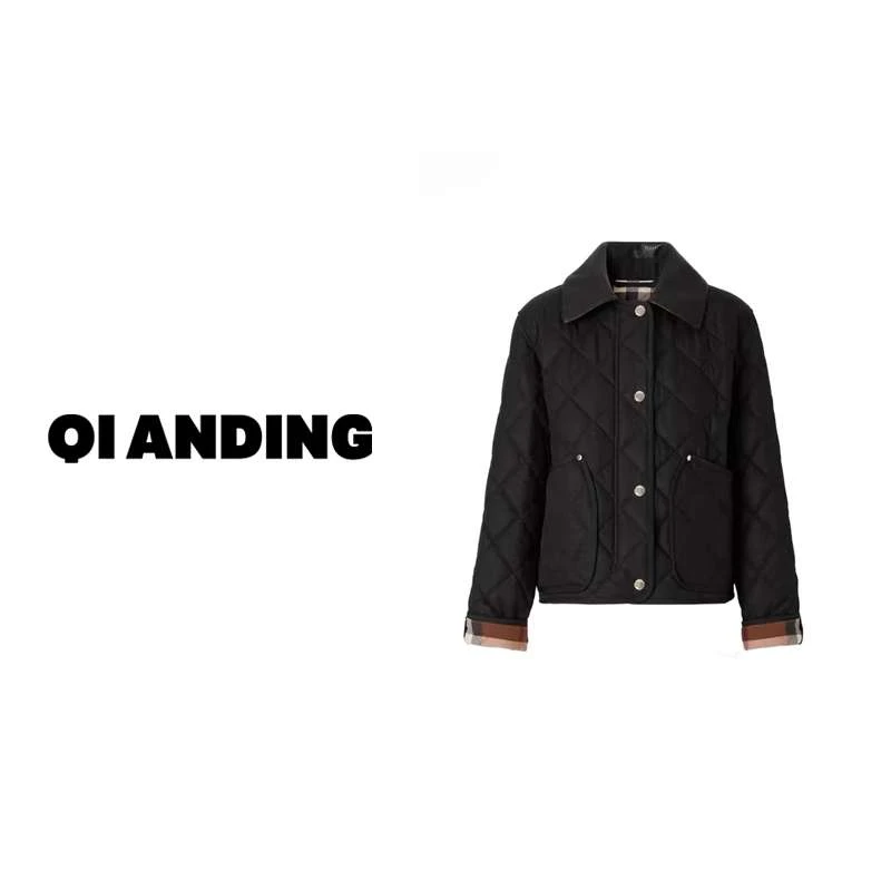 【QIANDING】2023新款时尚潮流巴家经典皮领格纹鹅绒服3889