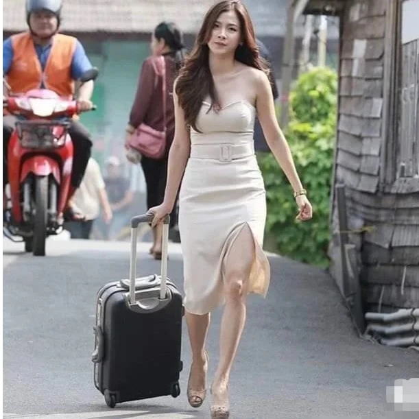 FZ火之迷恋小水同款乳白色V领抹胸开叉中长裙显瘦性感裙子女夏
