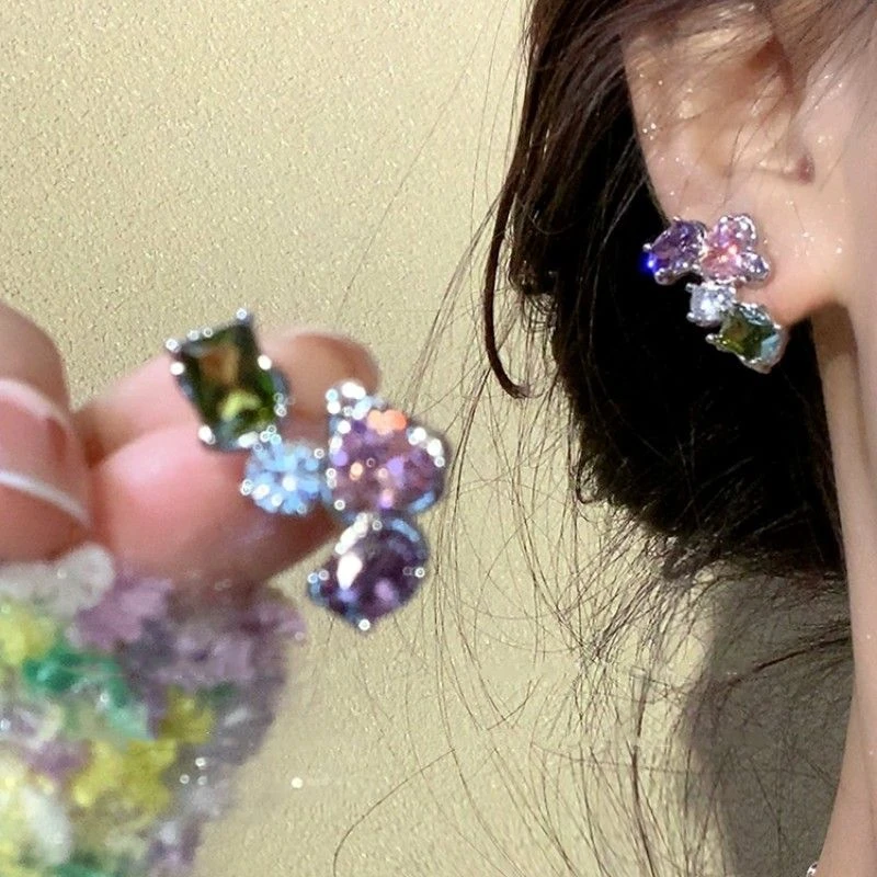 芭比Q了~几何微镶彩锆耳钉轻奢高级感独特耳环2023新款爆款耳饰女