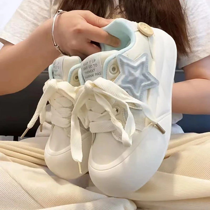 赵露思同款甜美小白鞋面包2024秋季新款韩版百搭休闲星星厚底板鞋