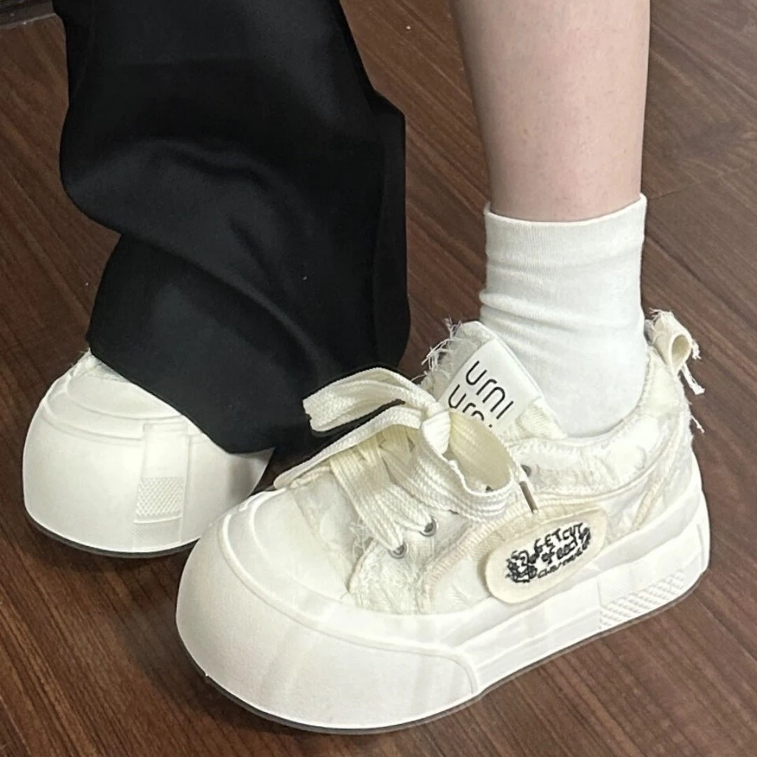 小众帆布鞋女2024年秋夏新款原创设计云朵小白鞋女学院风透气板鞋