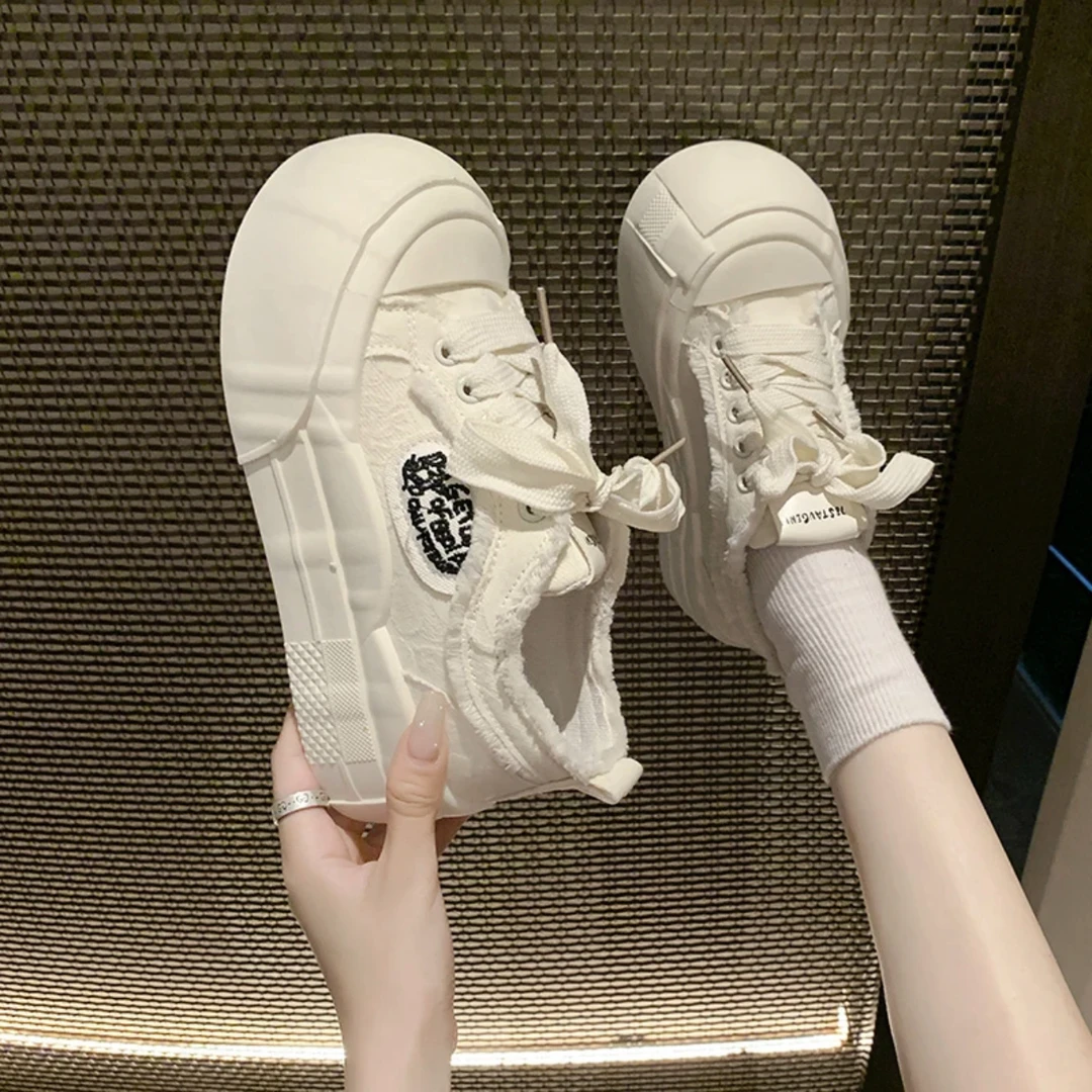 高颜值云朵鞋女2024夏季新款厚底增高圆头小众设计小香帆布板鞋子