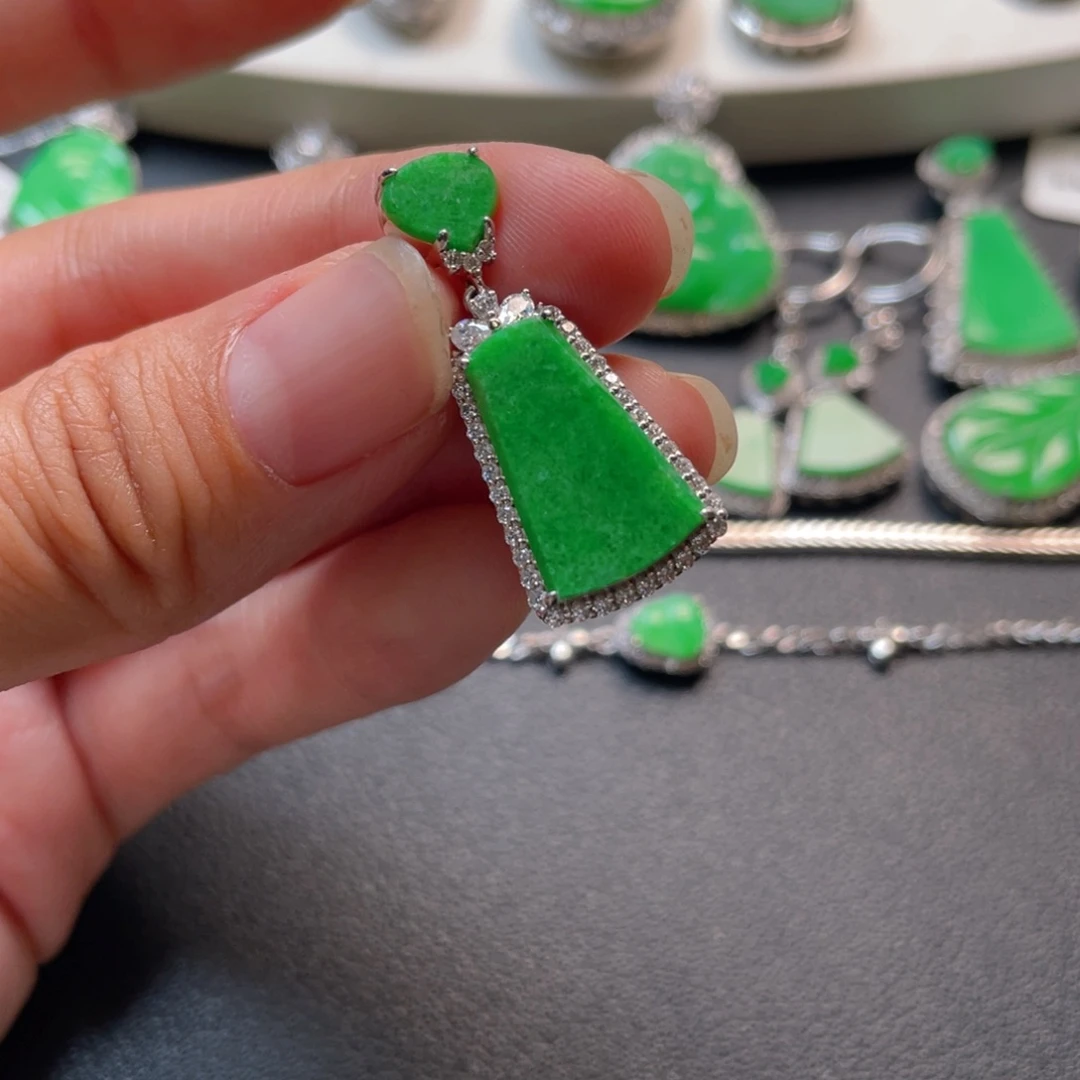 翡翠吊坠(不含链)银S925镶嵌