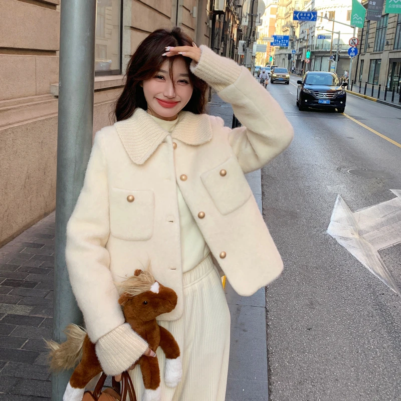 米白色小香风羽绒服女2024冬新款韩系千金名媛冬季短款白鸭绒外套