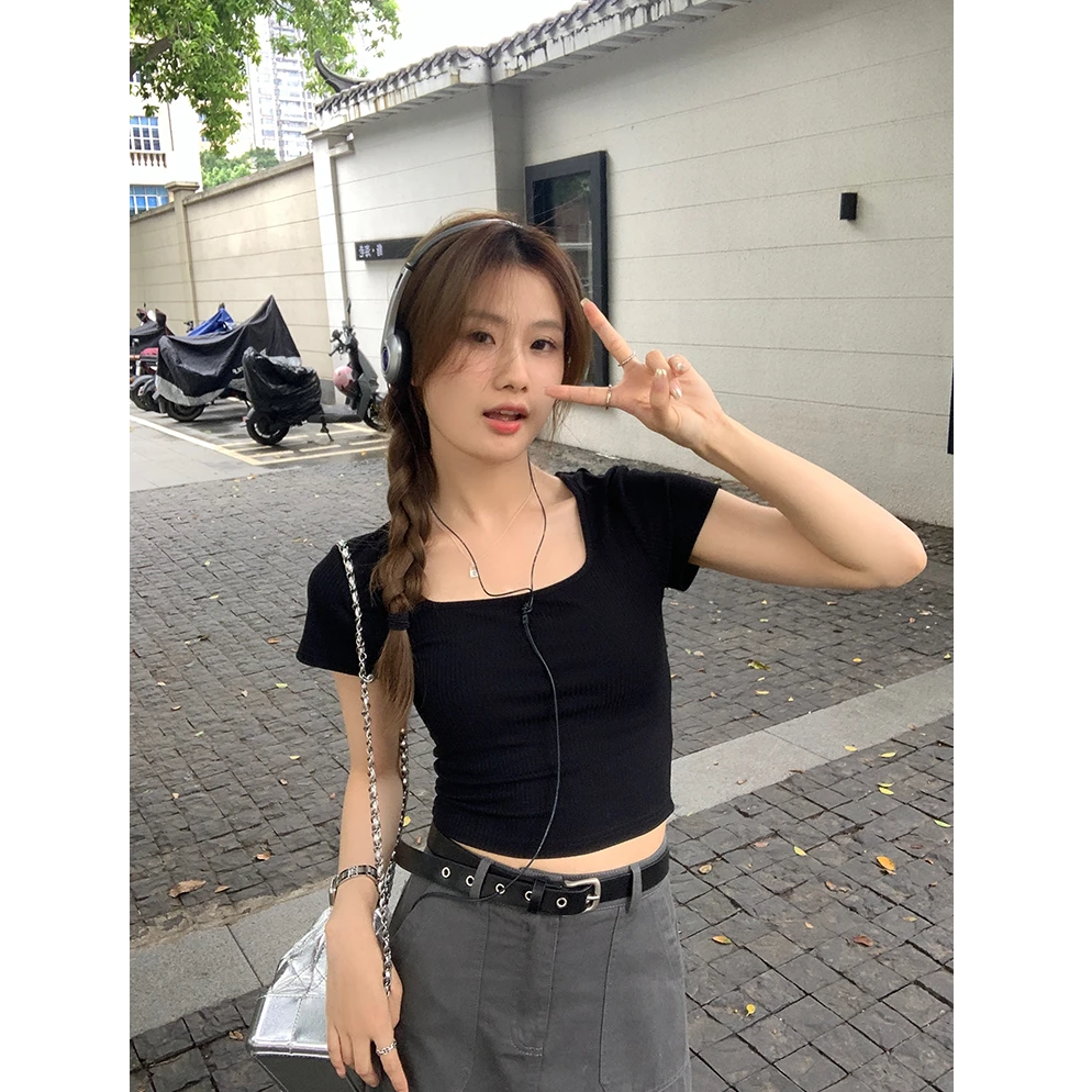 乌77肌理感坑条纯色大方领正肩短袖女修身辣妹短款卡腰t恤上衣夏