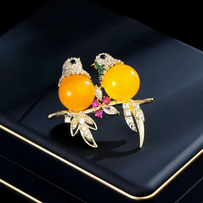 铜合金合成锆石胸针 高端密蜡爱情鸟胸针 秋冬新款外套大衣胸花