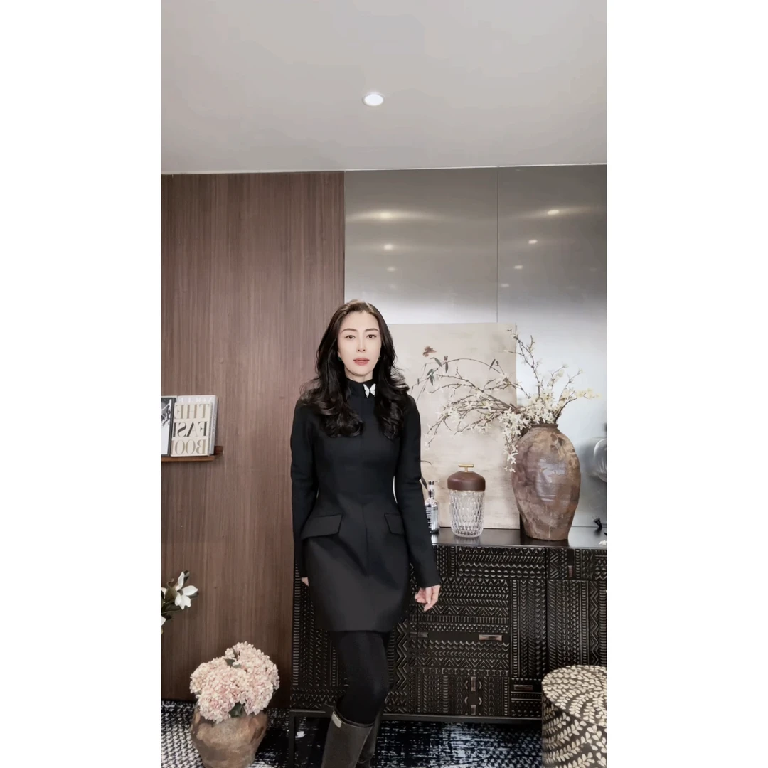 VV&AA 寒木春华 短款 秋冬气质高端精致赫本风修身连衣裙 T490