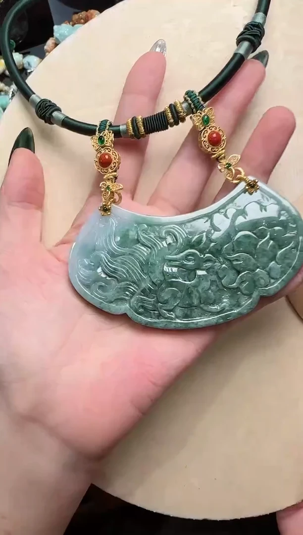 【闪购商品】翡翠颈饰未镶嵌1